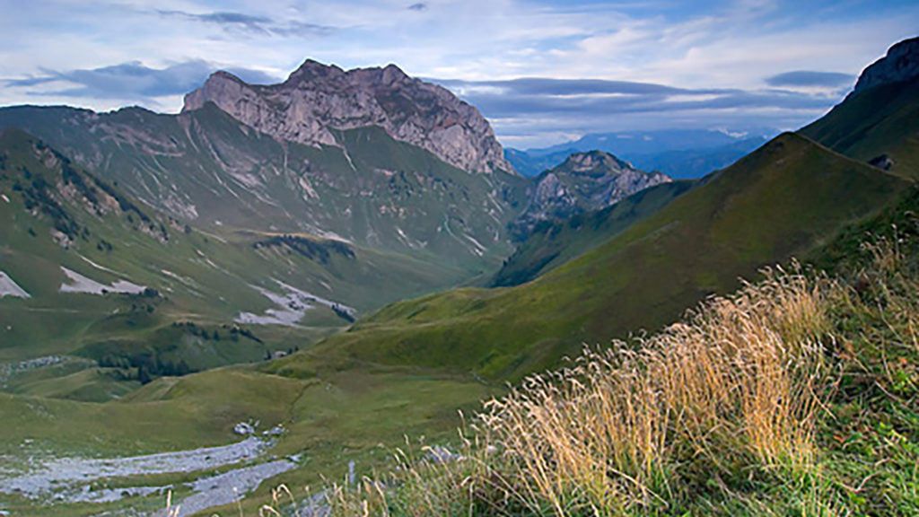 Vue sur les cornettes de bise en vallée d'abondance