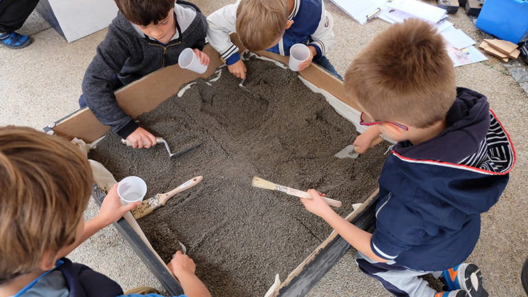 initiation aux fouilles archéologique pour des enfants