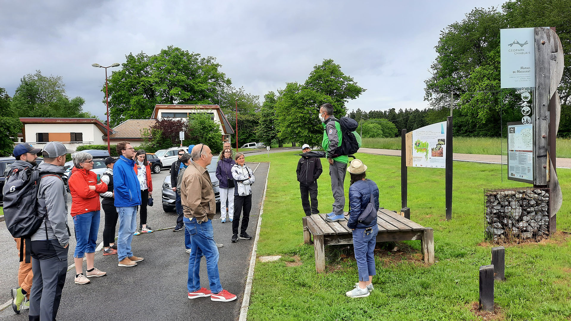 étudiants à la découverte du géoparc du chablais au marais de maravant